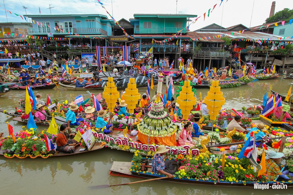 เที่ยวงานบุญ แห่เทียนพรรษาทางน้ำ ณ คลองลาดชะโด อยุธยา