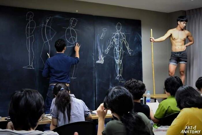 ต่างชาติว้าว เห็นห้องเรียนวาดภาพ “ร่างกายมนุษย์” ของไทย ดังไกลต่างแดน