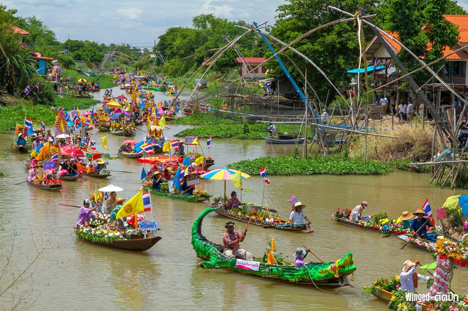 เที่ยวงานบุญ แห่เทียนพรรษาทางน้ำ ณ คลองลาดชะโด อยุธยา
