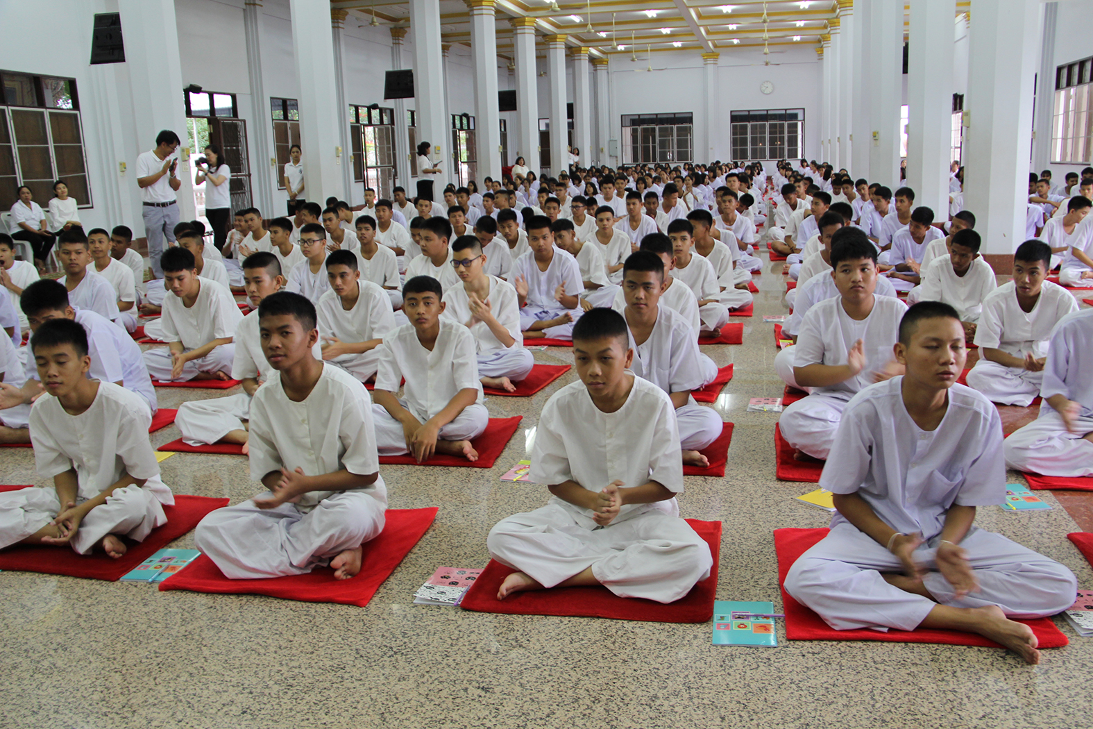 ราชบุรี  จัดอบรมคุณธรรมจริยธรรมนร.-นศ.