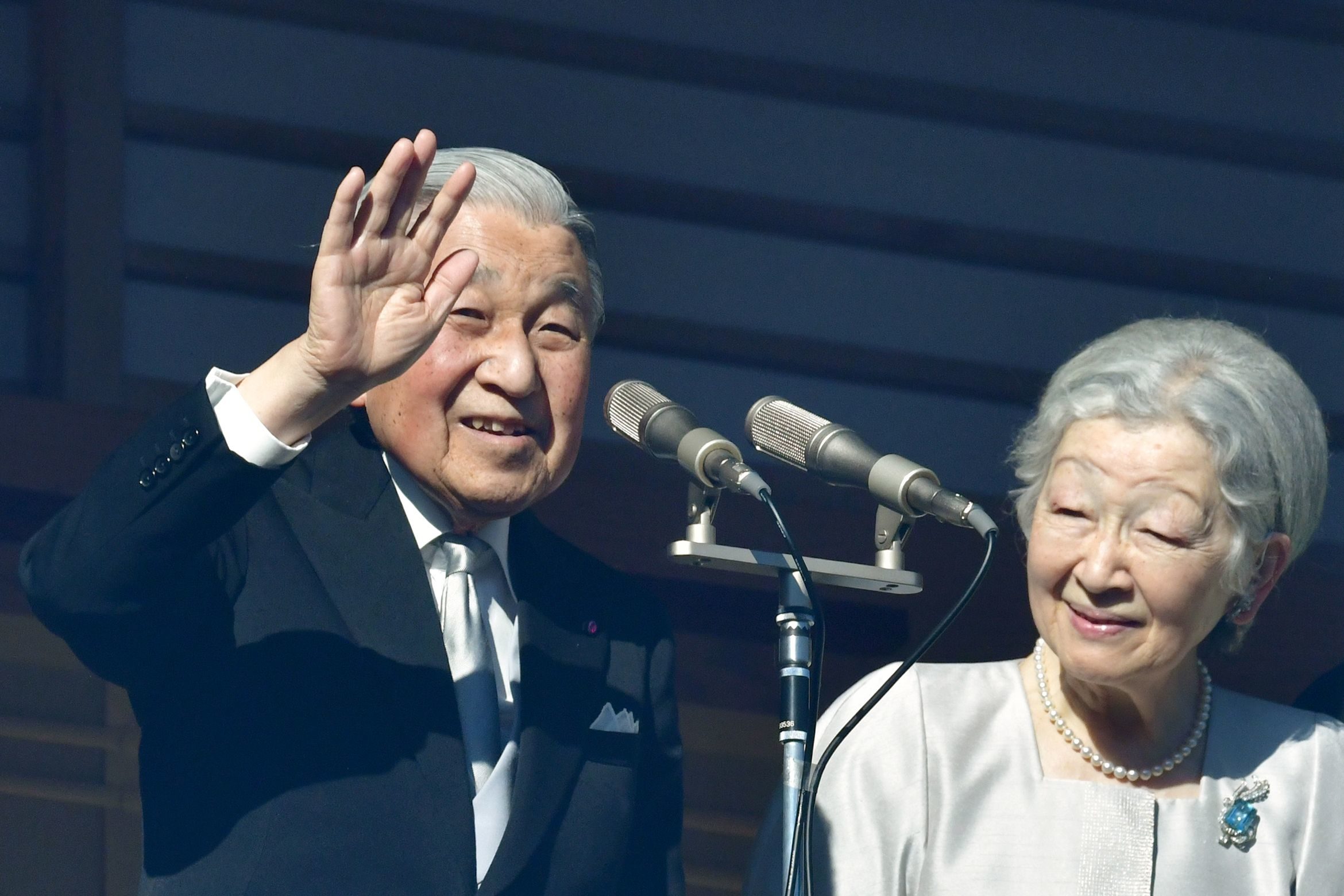 จักรพรรดิอากิฮิโตะ พระราชทานพรปีใหม่ครั้งสุดท้าย