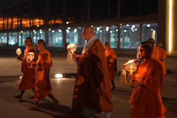 พระอาจารย์เซบงและคณะชาวเกาหลีใต้เข้ากราบคารวะหลวงพ่อทัตตชีโว และเยี่ยมชมวัดพระธรรมกาย