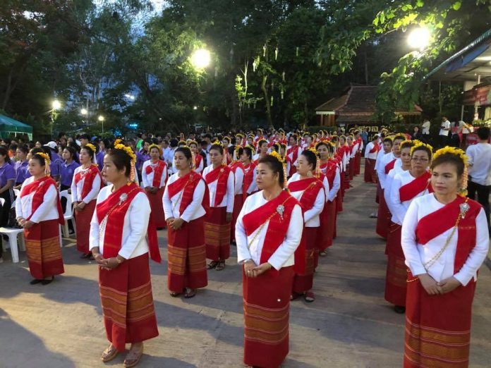 เที่ยวงานบุญประเพณี  “เตียวขึ้นดอยคำ”