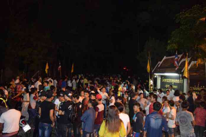 เที่ยวงานบุญประเพณี  “เตียวขึ้นดอยคำ”