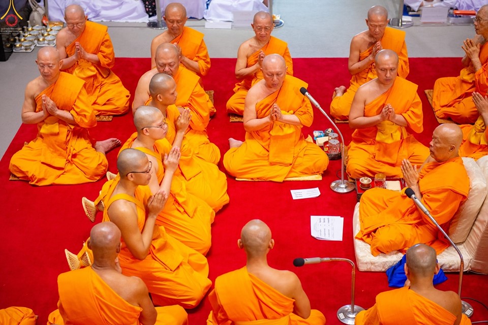 วัดพระธรรมกายจัดพิธีอุปสมบทอุทิศชีวิตสามเณร 14 รูป วันวิสาขบูชา