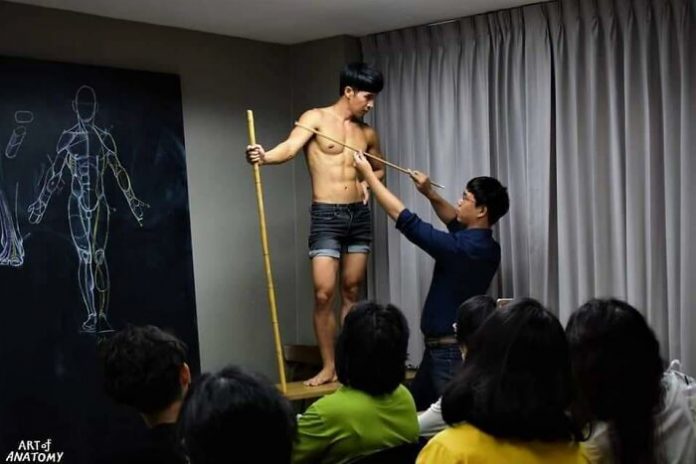 ต่างชาติว้าว เห็นห้องเรียนวาดภาพ “ร่างกายมนุษย์” ของไทย ดังไกลต่างแดน