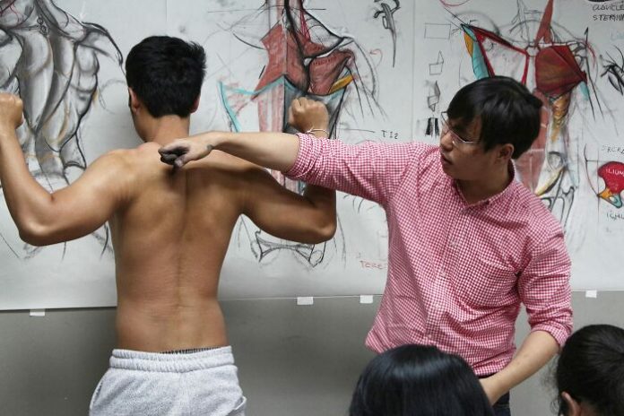 ต่างชาติว้าว เห็นห้องเรียนวาดภาพ “ร่างกายมนุษย์” ของไทย ดังไกลต่างแดน