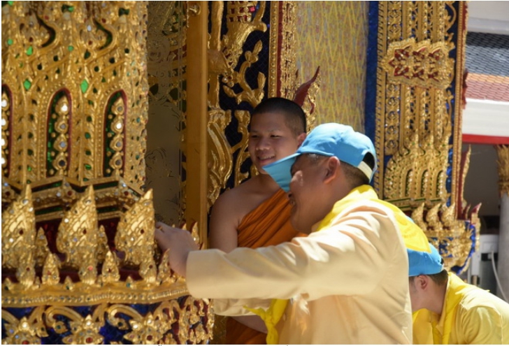 อธิบดี สถ.นำทีมจิตอาสาทำความสะอาดวัดราชบพิธฯ