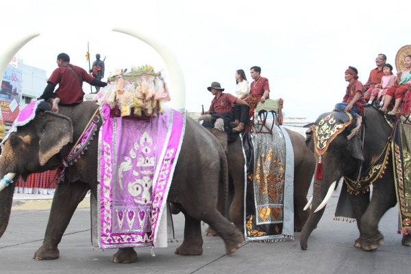 "ประเพณีแซนโฎนตา" งานบุญยิ่งใหญ่ของชาวสุรินทร์